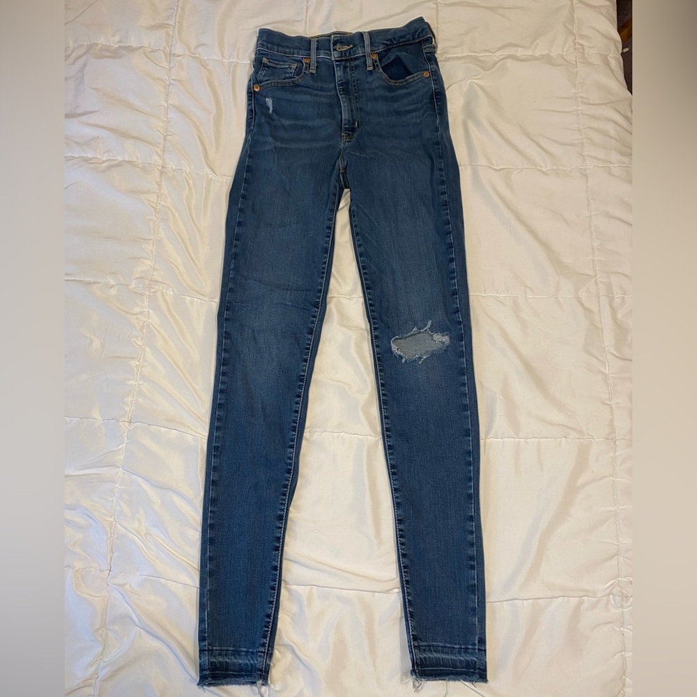 Levi skinny jeans